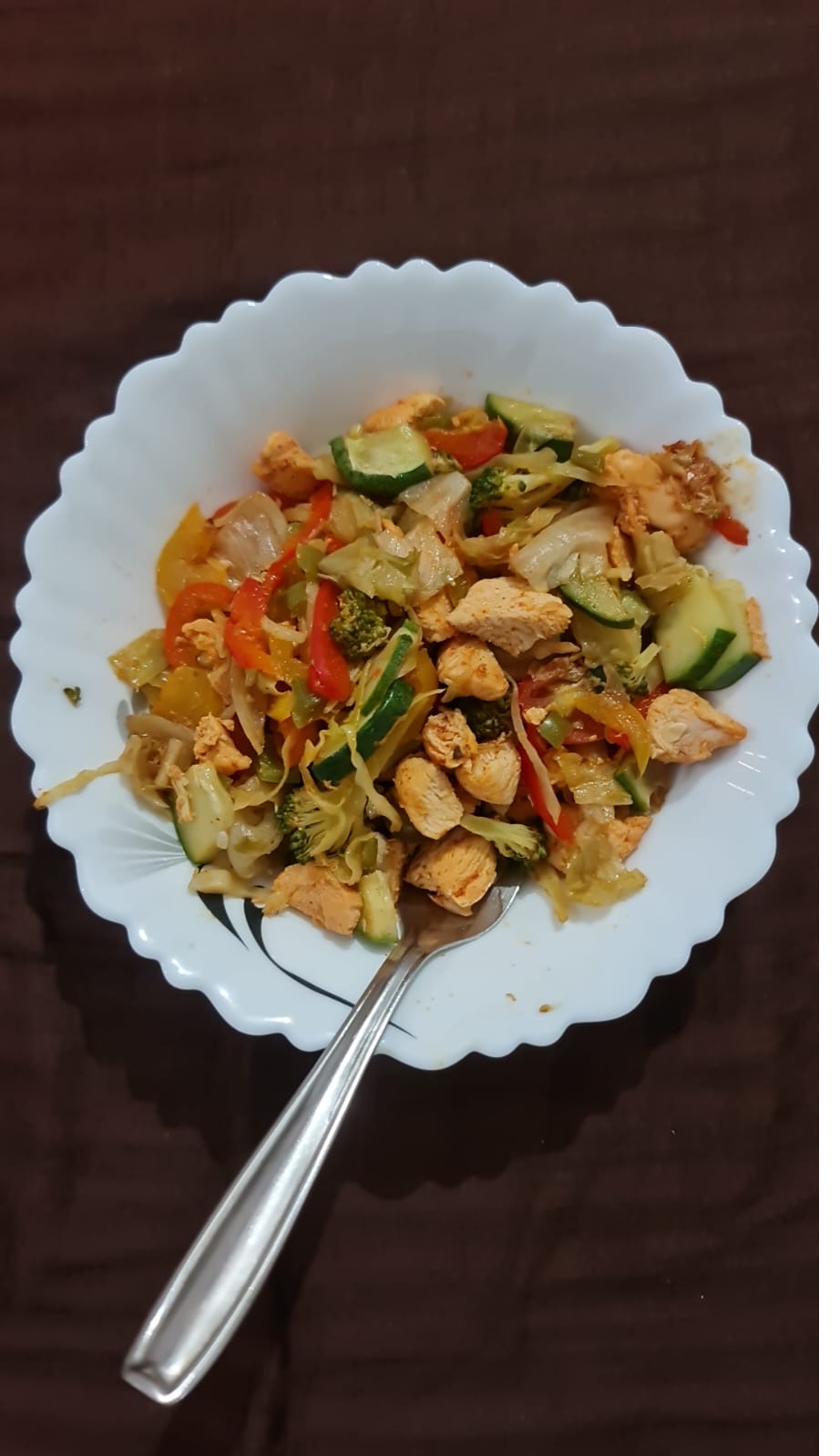 Chicken–vegetable stir-fry