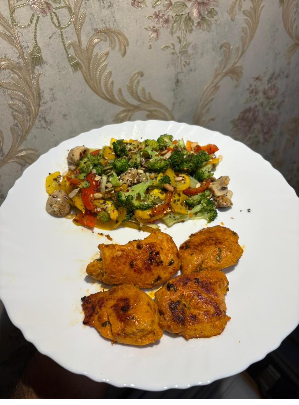 Grilled chicken with sautéed veg